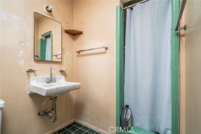 Detail Gallery Image 12 of 15 For 265 E Home St, Rialto,  CA 92376 - 4 Beds | 2 Baths