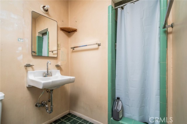 Detail Gallery Image 12 of 15 For 265 E Home St, Rialto,  CA 92376 - 4 Beds | 2 Baths