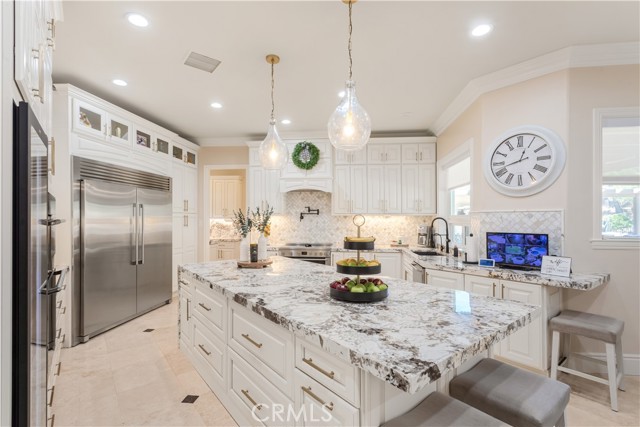 Detail Gallery Image 9 of 61 For 38580 Celine, Murrieta,  CA 92562 - 5 Beds | 6/1 Baths