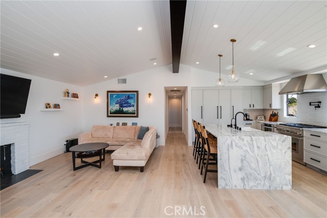 3212 Poinsettia Avenue, Manhattan Beach, California 90266, 3 Bedrooms Bedrooms, ,2 BathroomsBathrooms,Residential,Sold,Poinsettia,SB22036915