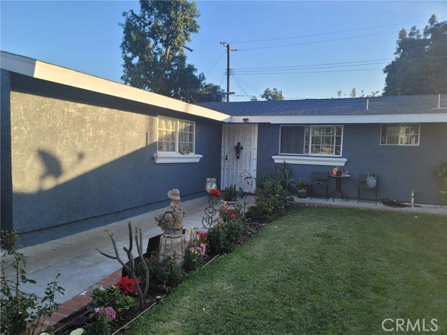 Detail Gallery Image 3 of 30 For 2214 Mark St, Santa Ana,  CA 92703 - 4 Beds | 2 Baths