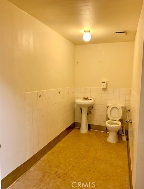 10335 Garvey Avenue, El Monte, California 91733, ,Commercial Lease,For Rent,10335 Garvey Avenue,CRWS25029753
