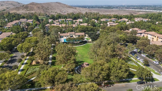 Detail Gallery Image 30 of 43 For 235 Dewdrop, Irvine,  CA 92603 - 2 Beds | 2/1 Baths