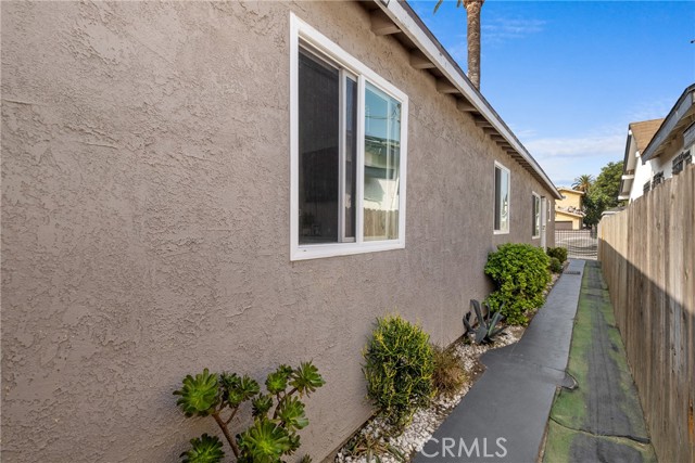 Detail Gallery Image 23 of 26 For 10924 Grape St, Los Angeles,  CA 90059 - 3 Beds | 2 Baths