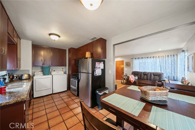 Detail Gallery Image 10 of 32 For 1422 E Mauretania, Wilmington,  CA 90744 - – Beds | – Baths