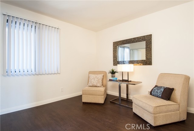 8300 Manitoba Street, Playa del Rey CA: https://media.crmls.org/medias/de04c4d7-5141-4aef-abb0-65a7a33f7931.jpg
