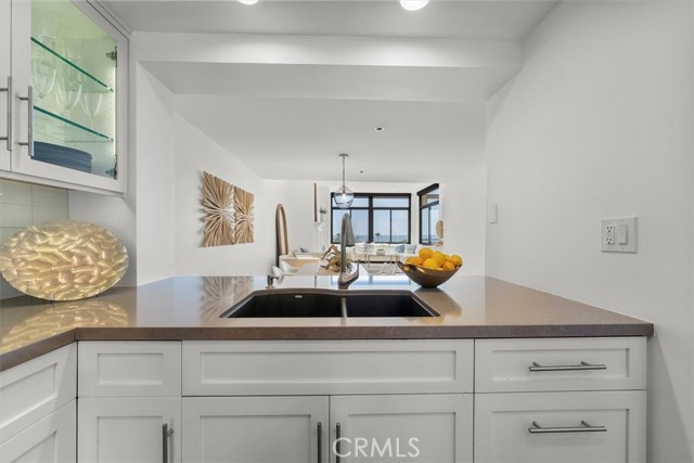 Detail Gallery Image 16 of 48 For 110 the Village #503,  Redondo Beach,  CA 90277 - 2 Beds | 2 Baths