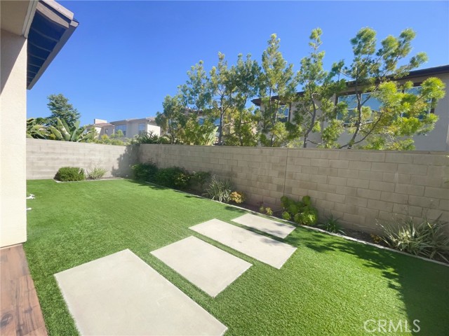 99 Swift, Irvine CA: https://media.crmls.org/medias/de059d22-a18d-4386-8b82-7109c3b55811.jpg