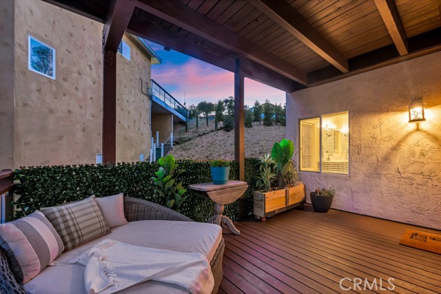 1124 Kathleen Drive, Newbury Park CA: https://media.crmls.org/medias/de05be14-efa5-40b3-b5fd-3c4bb443c7f9.jpg