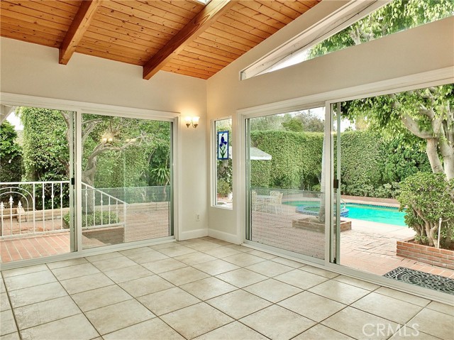 5510 E La Pasada E Street, Long Beach CA: https://media.crmls.org/medias/de05ca1e-2bd1-4549-9602-1220fec81c0e.jpg