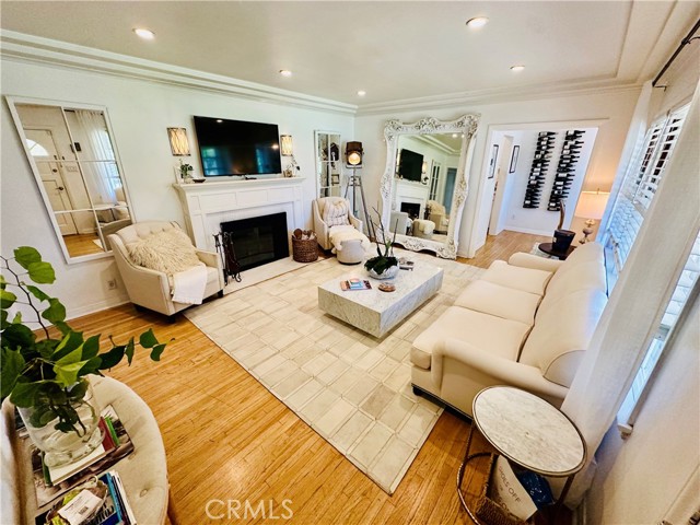 5431 Agnes Avenue, Valley Village CA: https://media.crmls.org/medias/de0602f6-d973-428b-9c52-19ed0dc7469d.jpg