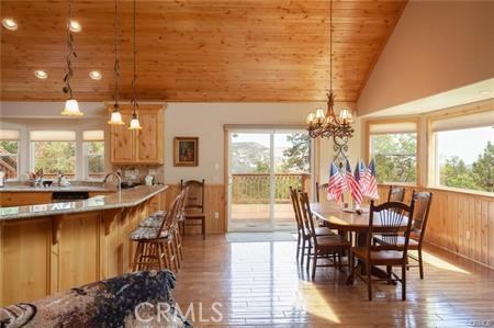 1186 Alameda Ct, Big Bear CA: https://media.crmls.org/medias/de065f7a-50df-44dc-95c8-5b9728d6fd07.jpg