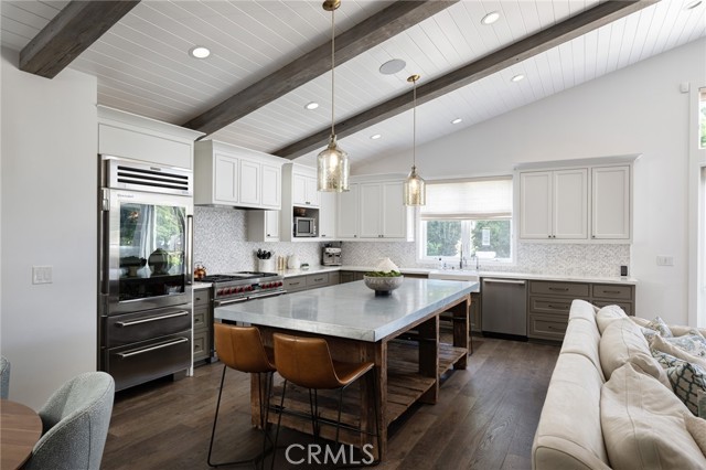 Detail Gallery Image 8 of 32 For 519 Signal Rd, Newport Beach,  CA 92663 - 6 Beds | 4/1 Baths