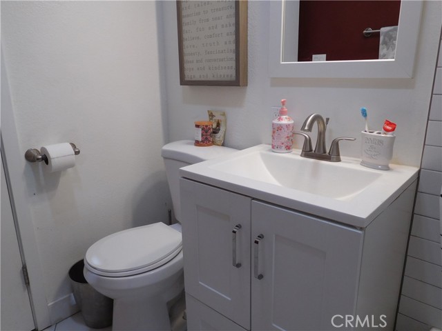 Detail Gallery Image 15 of 45 For 22030 Calvert St #3,  Woodland Hills,  CA 91367 - 2 Beds | 1 Baths