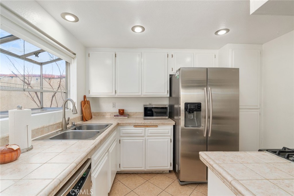 MLS #CV25226106 image #11