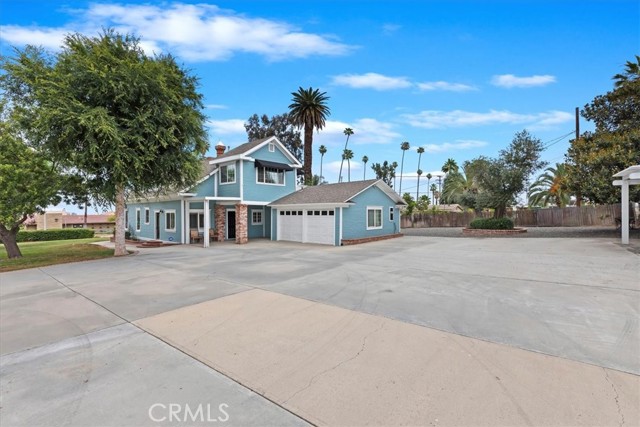 1350 E Chase Drive, Corona CA: https://media.crmls.org/medias/de0873d6-e088-4f82-8afa-8de17debbf7a.jpg