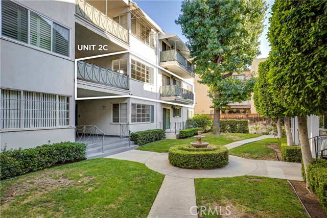 1233 North Columbus Avenue, 2C photo 4