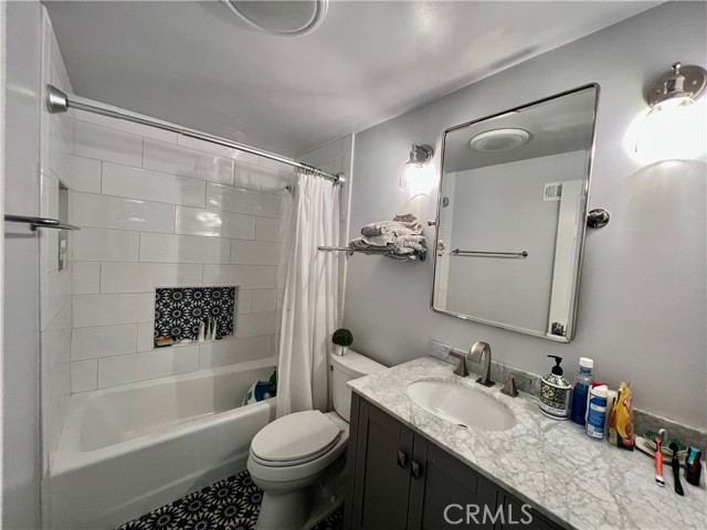 Detail Gallery Image 4 of 12 For 20891 Sailmaker, Huntington Beach,  CA 92648 - 4 Beds | 2 Baths