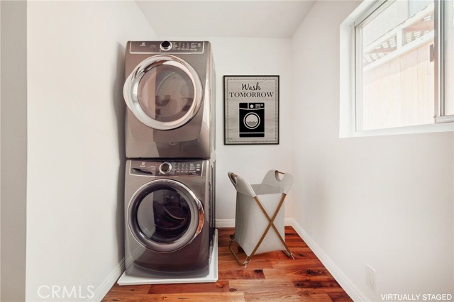 Detail Gallery Image 15 of 23 For 1918 11th St #D,  Santa Monica,  CA 90404 - 2 Beds | 2 Baths