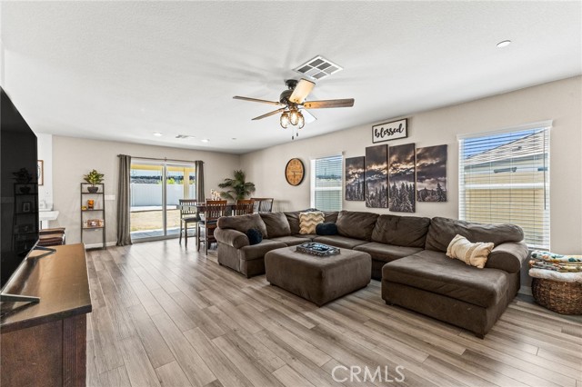 Detail Gallery Image 7 of 35 For 27777 Calle Los Olivos, Menifee,  CA 92585 - 3 Beds | 2 Baths