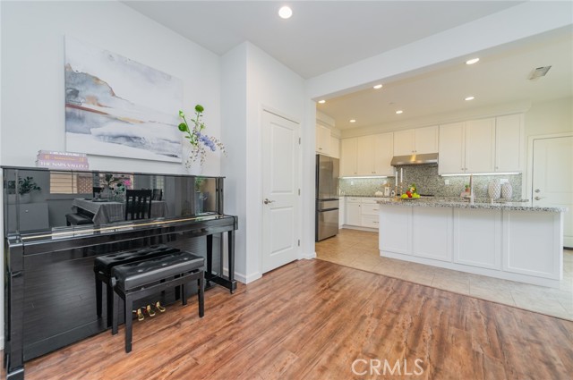 Detail Gallery Image 6 of 37 For 59 Fairymoss, Irvine,  CA 92620 - 3 Beds | 3/1 Baths