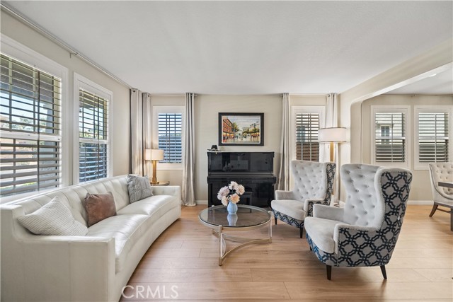 Image 2 of 40 For 13707 Woodside Street