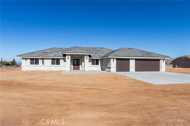 Detail Gallery Image 4 of 46 For 22520 Houston St, Apple Valley,  CA 92308 - 4 Beds | 2/1 Baths