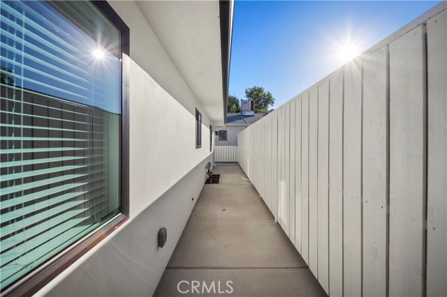 Detail Gallery Image 14 of 27 For 10323 Eldora, Sunland,  CA 91040 - 5 Beds | 4 Baths