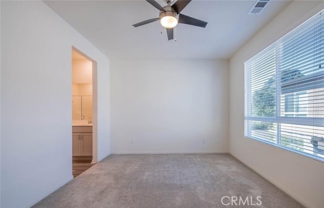 Detail Gallery Image 9 of 29 For 20625 Desert Ash, Winnetka,  CA 91306 - 4 Beds | 4 Baths