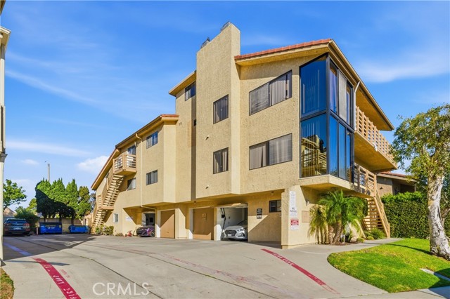 Detail Gallery Image 6 of 14 For 16771 Moody, Huntington Beach,  CA 92649 - – Beds | – Baths