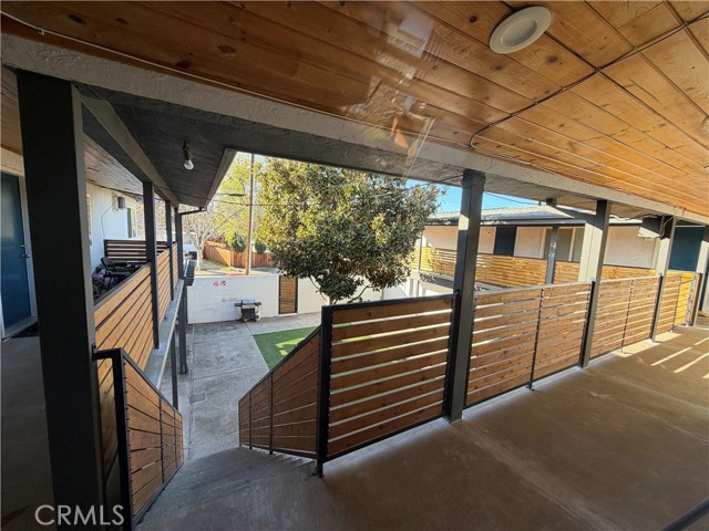 Front Image Thumbnail for CROC26038152