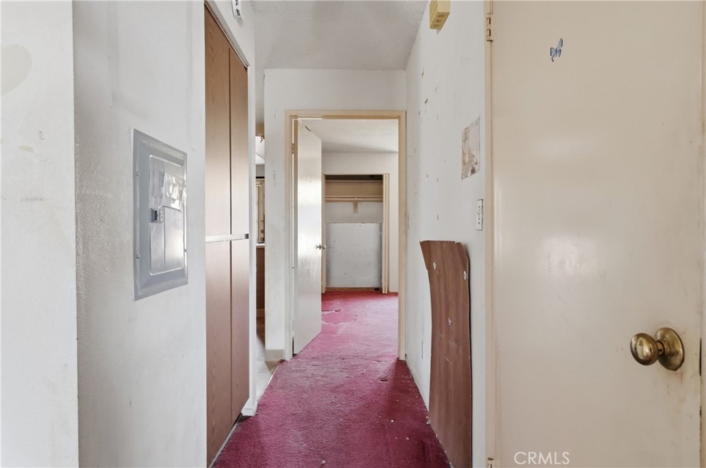 https://media.crmls.org/medias/de0f7cb4-af1a-45fe-8bcc-072491524bb8.jpg?preset=X-Large