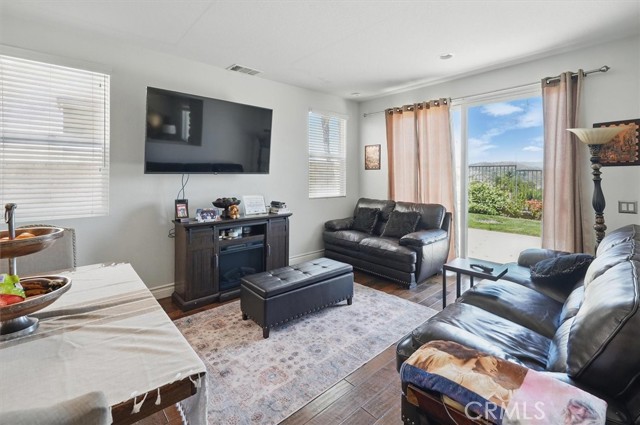 29316 Las Brisas Road, Valencia CA: https://media.crmls.org/medias/de105e4e-bf5a-4fbe-82f8-3c52b6267e15.jpg