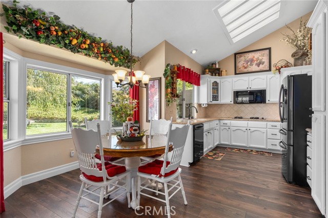 Detail Gallery Image 17 of 63 For 10684 Lakeview Rd, Yucaipa,  CA 92399 - 4 Beds | 3 Baths