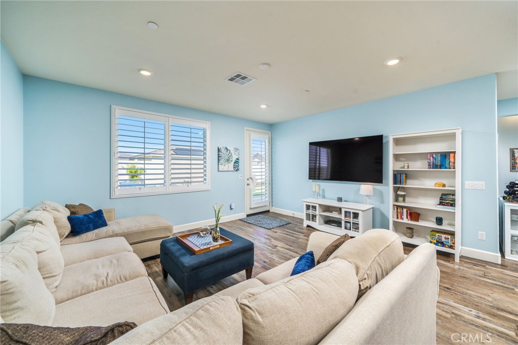 MLS #IV25232062 image #13