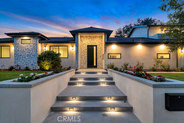 Detail Gallery Image 31 of 46 For 4801 Abbeyville Ave, Woodland Hills,  CA 91364 - 5 Beds | 5/2 Baths