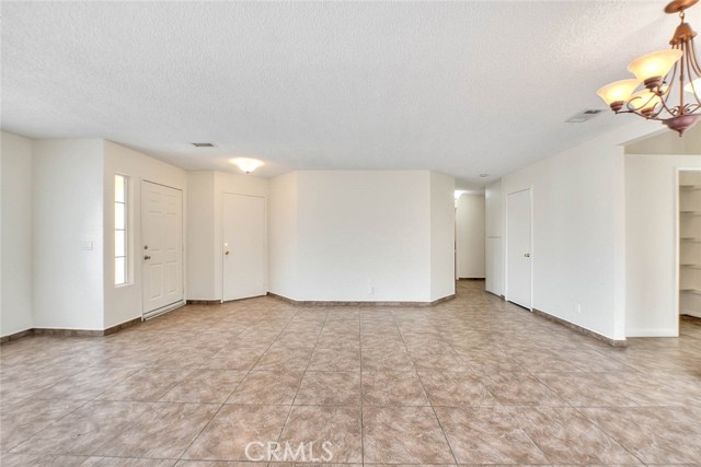 Detail Gallery Image 12 of 56 For 13571 Copperstone Dr, Victorville,  CA 92392 - 3 Beds | 2 Baths