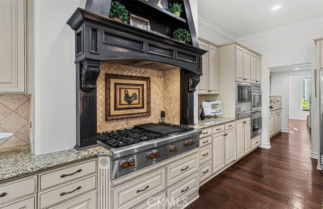 Detail Gallery Image 26 of 75 For 26012 Horseshoe Cr, Laguna Hills,  CA 92653 - 5 Beds | 5/1 Baths