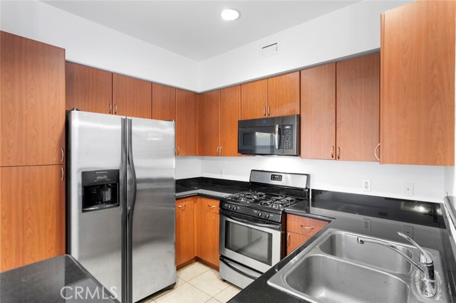 Detail Gallery Image 12 of 23 For 1801 E Katella Ave #1058,  Anaheim,  CA 92805 - 2 Beds | 2 Baths