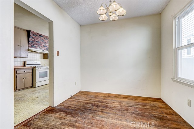 Detail Gallery Image 15 of 35 For 340 Avenue F, Redondo Beach,  CA 90277 - 3 Beds | 2 Baths