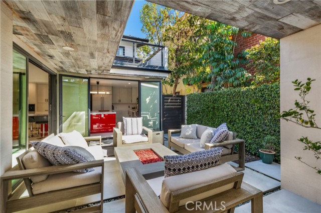 203 Via Ravenna, Newport Beach CA: https://media.crmls.org/medias/de13ddaf-af69-499d-98d0-e67333fa4c4f.jpg