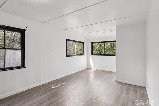 Detail Gallery Image 17 of 41 For 532 Sunset, Crestline,  CA 92325 - 3 Beds | 1/1 Baths