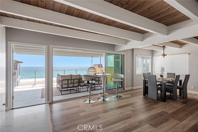 2208 The Strand, Manhattan Beach CA: https://media.crmls.org/medias/de14384c-d38b-4886-9253-61d2334b7334.jpg