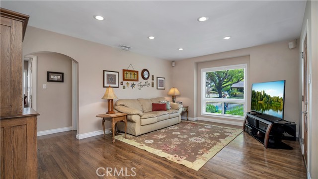 5215 E Monlaco Road, Long Beach CA: https://media.crmls.org/medias/de14729d-5241-4c28-980e-69c92a8be047.jpg