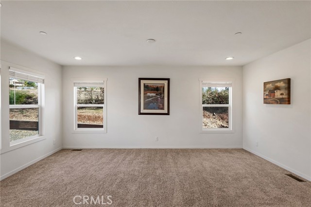 1562 Hemlock Lane, Paradise CA: https://media.crmls.org/medias/de152011-7f16-4864-8915-baf510d3fd4f.jpg