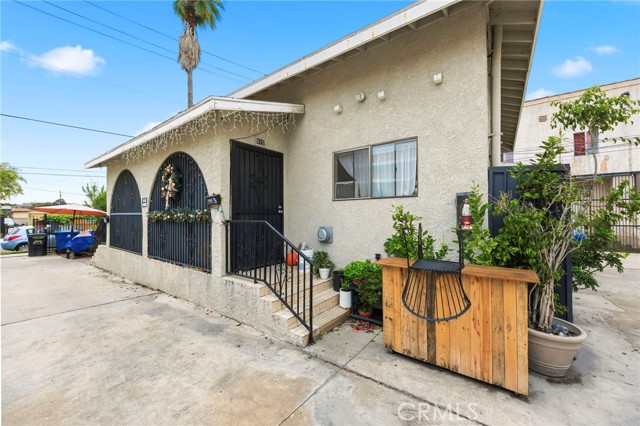 Detail Gallery Image 11 of 14 For 917 E 40th, Los Angeles,  CA 90011 - – Beds | – Baths