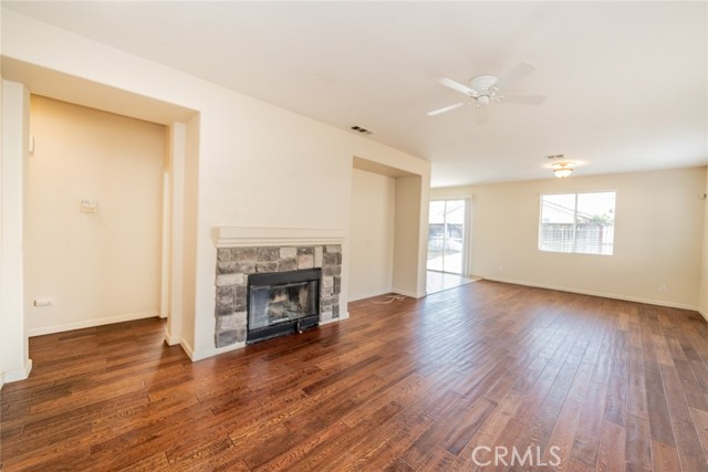 26108 Arabian Court, Moreno Valley CA: https://media.crmls.org/medias/de15af02-f014-4b81-8869-b6155704a66b.jpg