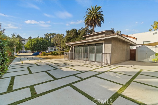 4536 Maycrest Street, Los Angeles CA: https://media.crmls.org/medias/de169856-59f7-4d47-85ba-a740ae947d8b.jpg
