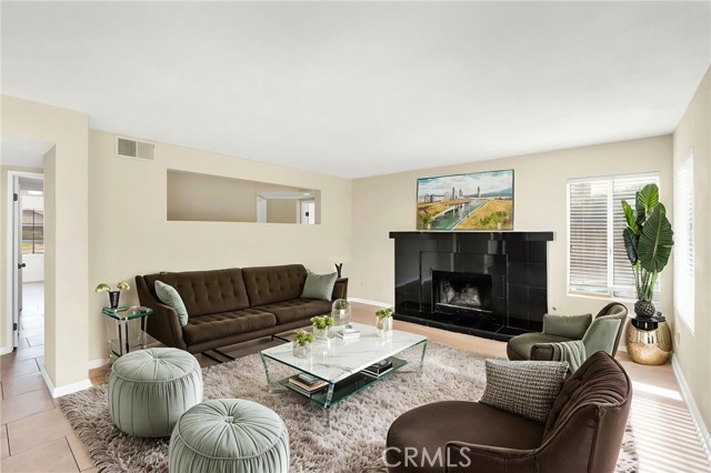 Detail Gallery Image 22 of 66 For 12734 Trotters Ln, Victorville,  CA 92392 - 3 Beds | 3 Baths