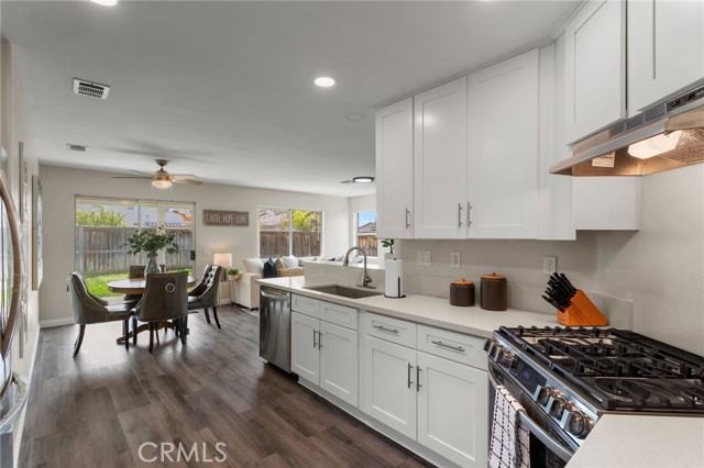 Detail Gallery Image 10 of 22 For 26425 Silverado Ct, Moreno Valley,  CA 92555 - 4 Beds | 2 Baths